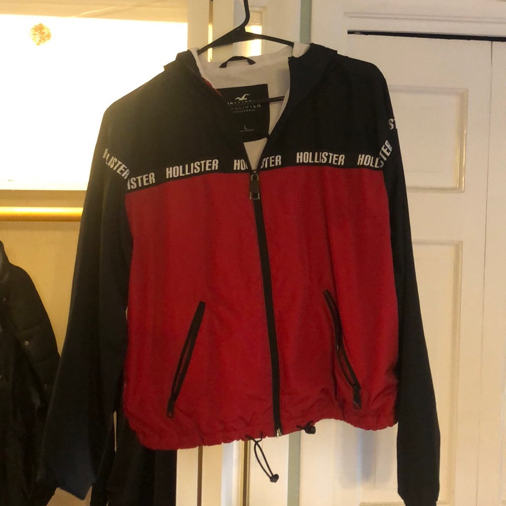 hollister windbreaker worn once great condition